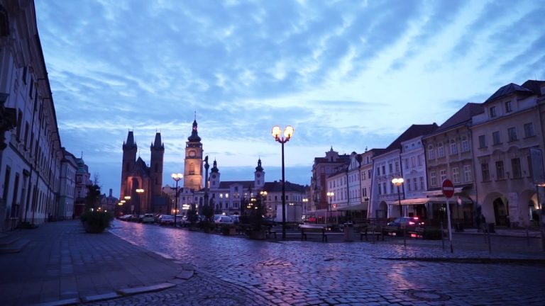 Biskup Jan Vokál požehnal novému sídlu PMD v Hradci Králové