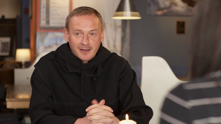 P. Milan Jura OM: Kamerunci nebyli zvyklí vidět kněze pracovat